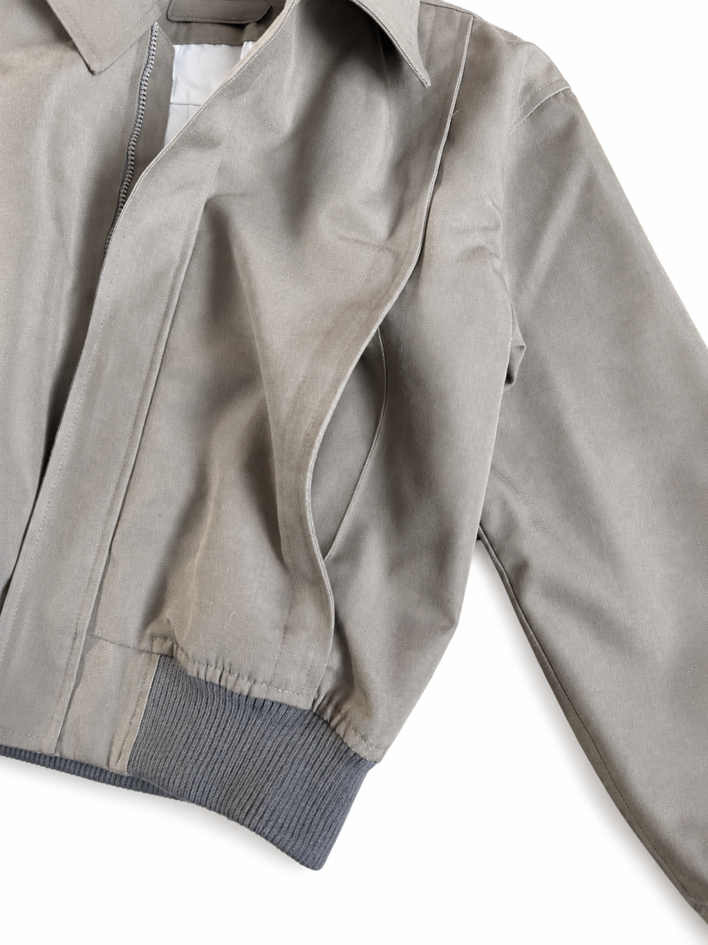 OLIVE / BOMBER JACKET/BOXY FIT