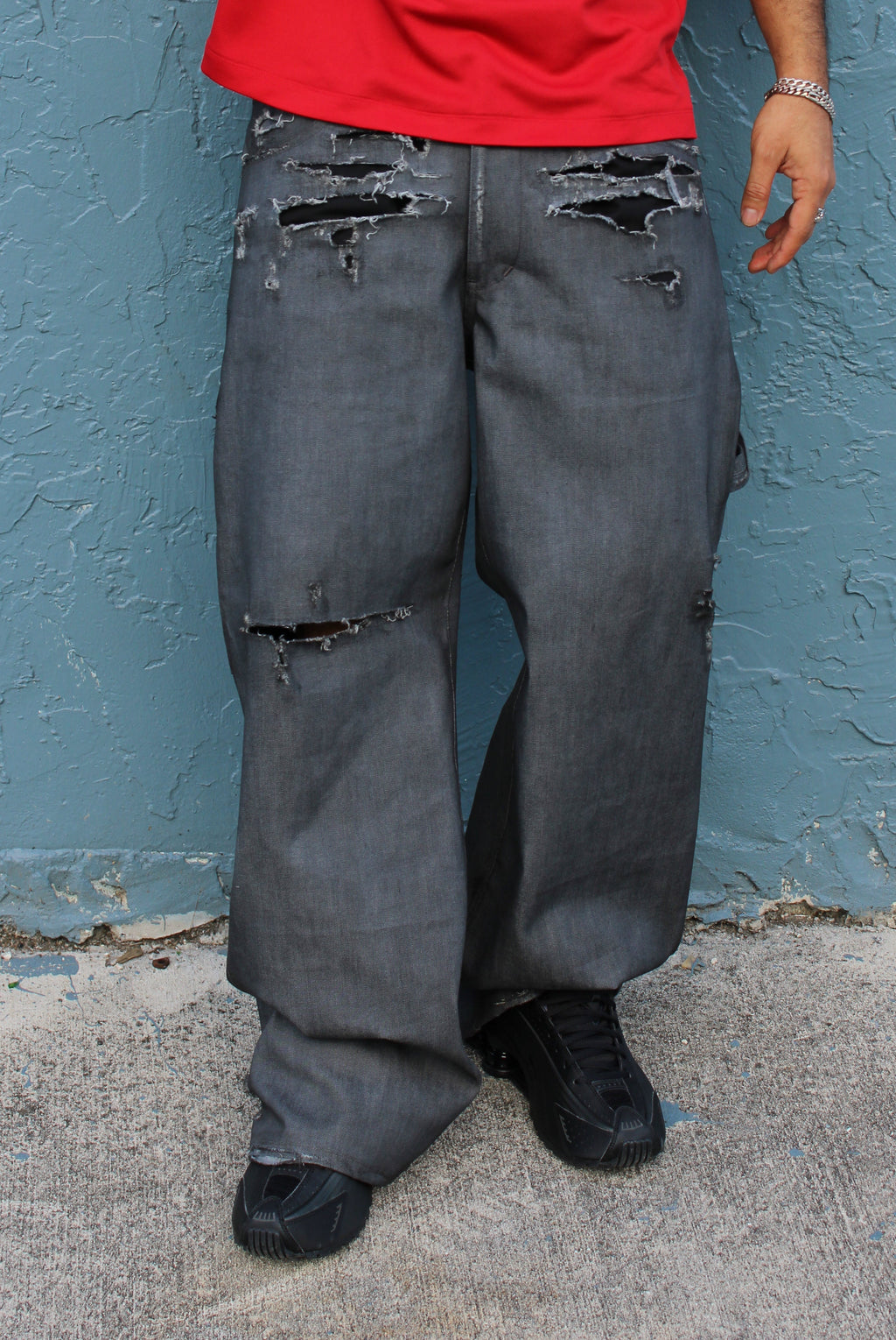 DISTRESSED DENIM JEANS ( DARK VERSION)