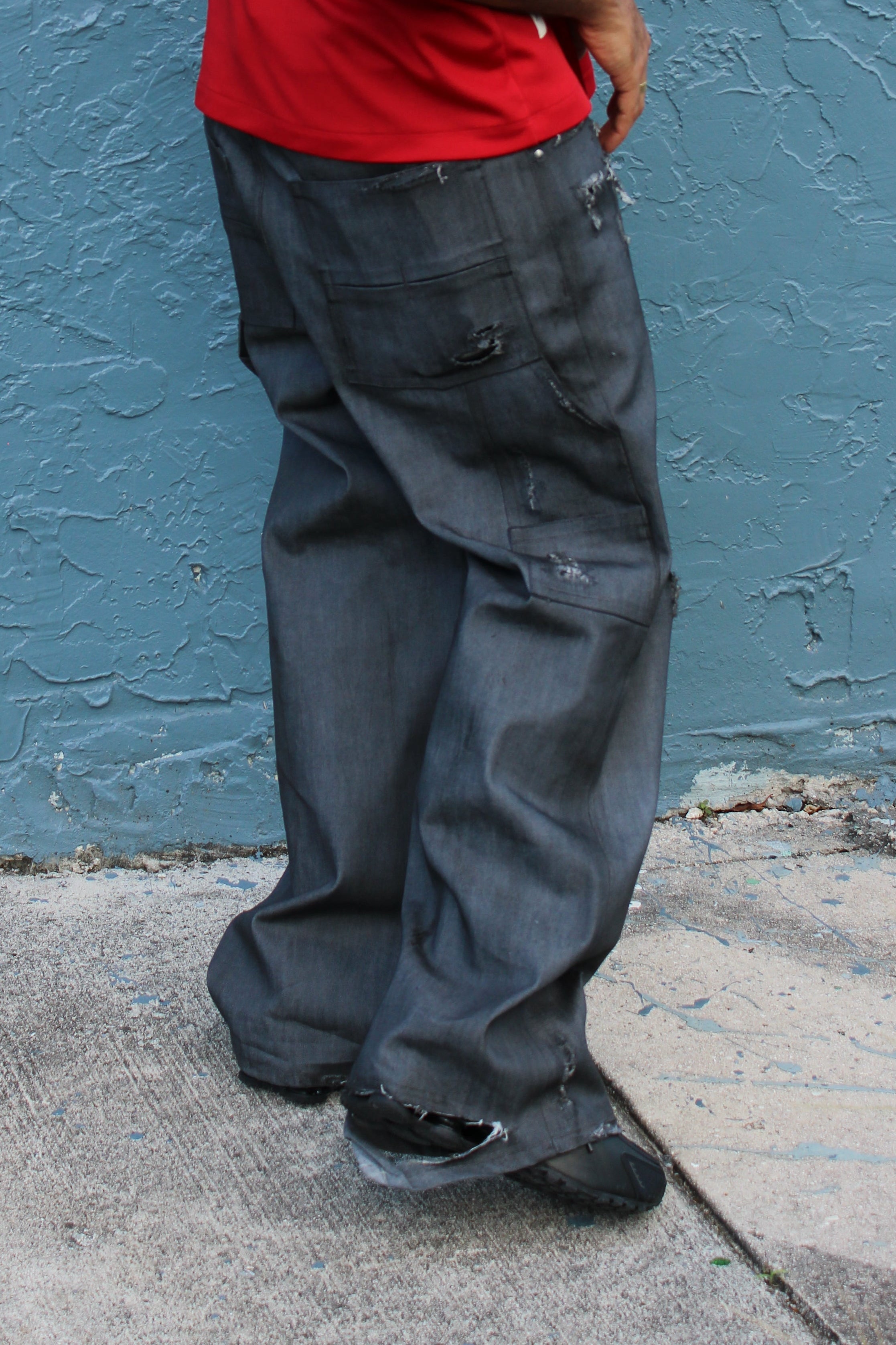 DISTRESSED DENIM JEANS ( DARK VERSION)